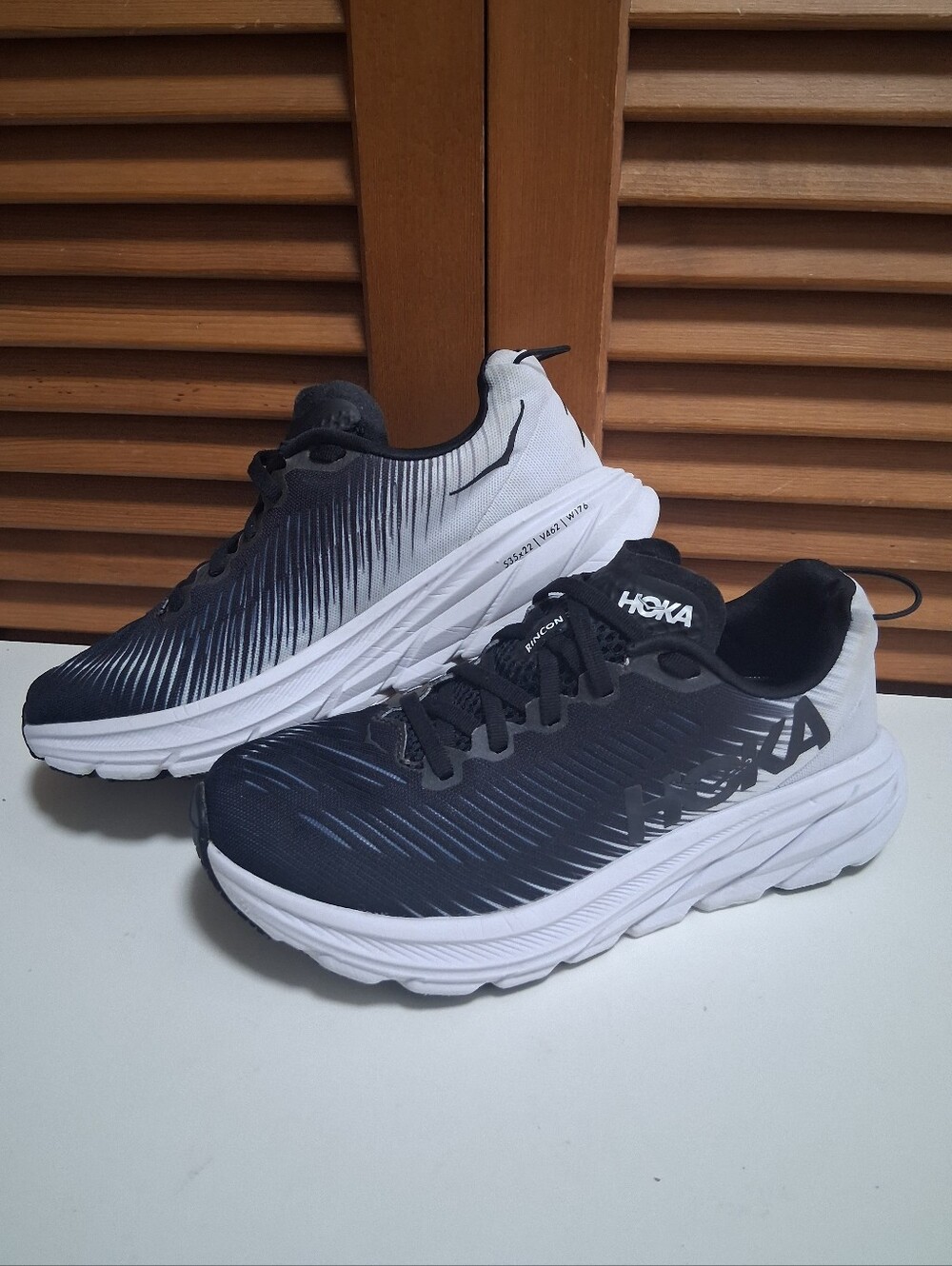 Hoka Rincon 3 Black/White Women's Running Shoe * Size: 5.5B